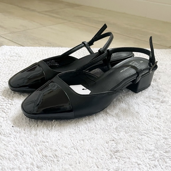 NWT - Women’s Slingback Cap Toe Block Heel Sandals, Size 6 - Time & Tru - Picture 8 of 12